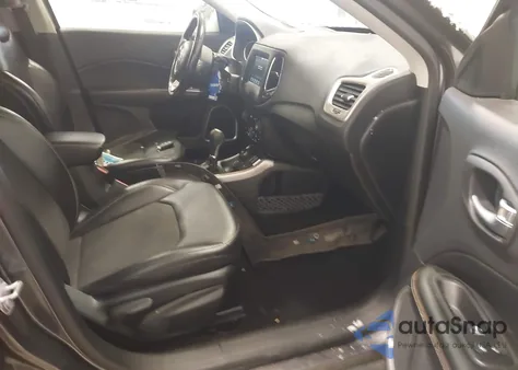 2020 Jeep Compass Latitude 4X4 z USA, uszkodzony, nr VIN 3C4NJDBB4LT157272